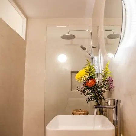 Lirios Rural - Adults Only