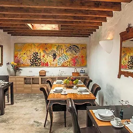 Lirios Rural - Adults Only 3* Tías