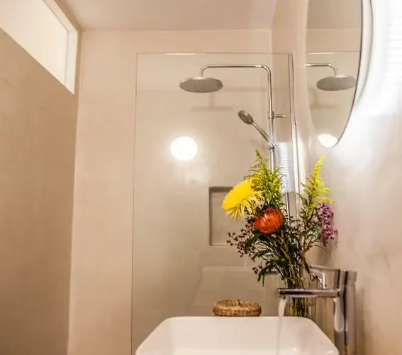 Lirios Rural - Adults Only